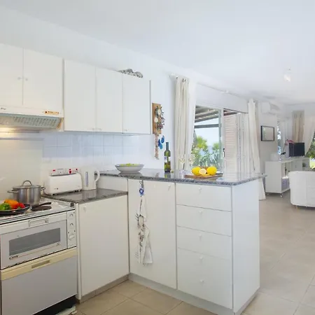 Beachfront Luxury In Close To All The Action, 1364